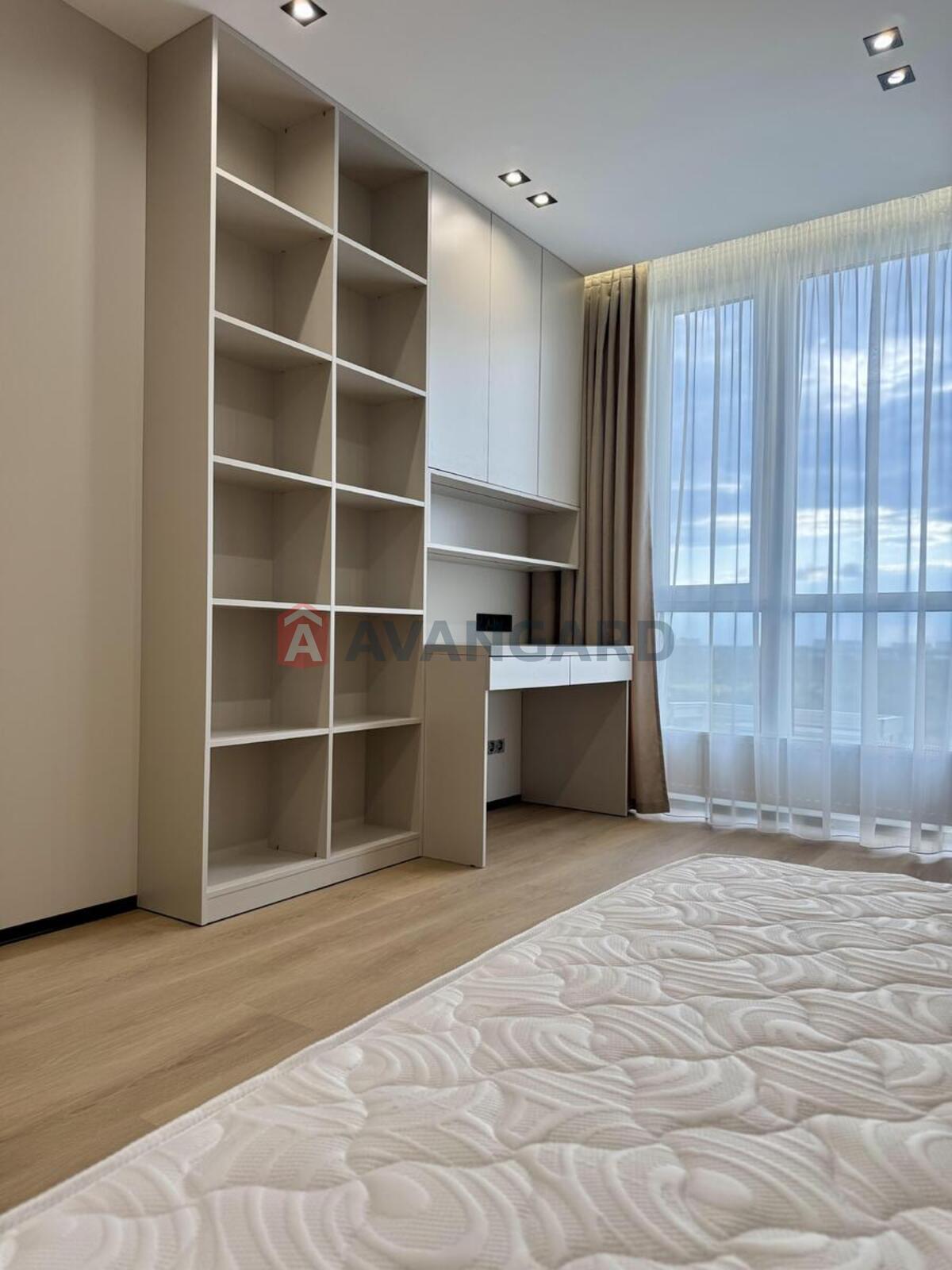 3 ��. ��������, 76/27/25 ��. �., 17/26 ������ ���� 15