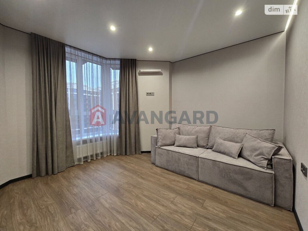 2 ��. ��������, 65/33/18 ��. �., 5/10 ������ ���� 21