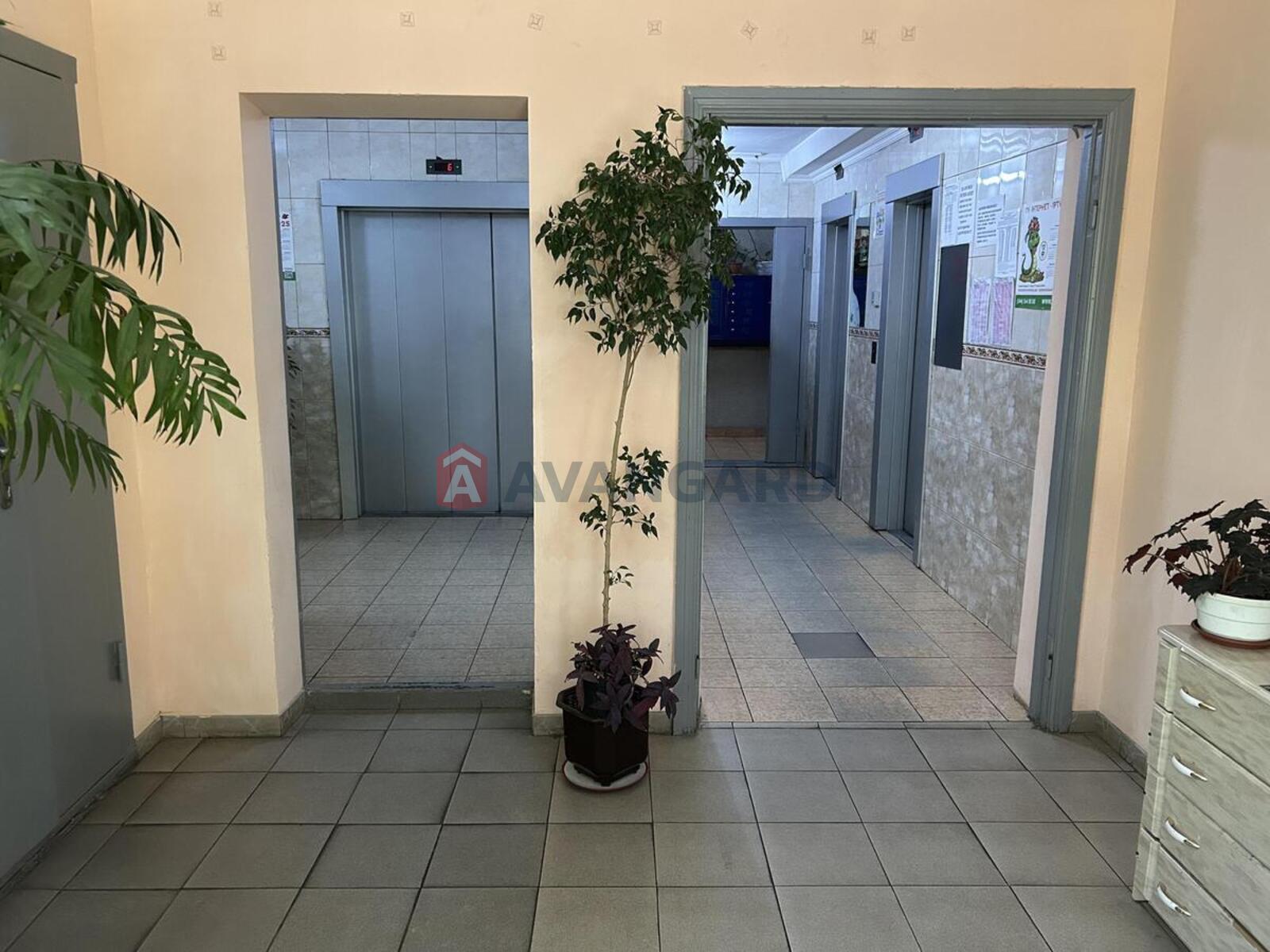 1 ��. ��������, 43/18/10 ��. �., 18/25 ������ ���� 13