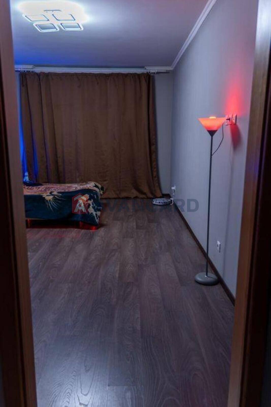 1 ��. ��������, 53/-/14 ��. �., 6/24 ������ ���� 2