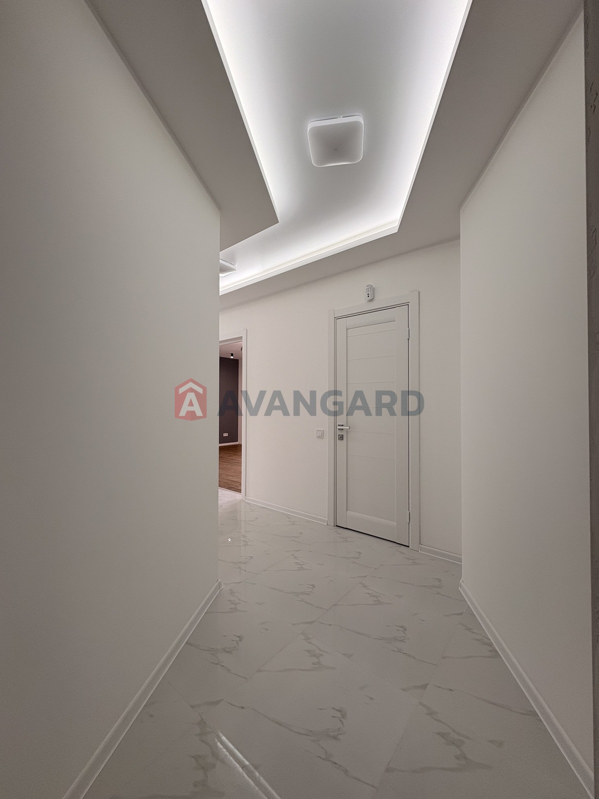 2 ��. ��������, 80,60/43/18,40 ��. �., 8/10 ������ ���� 11