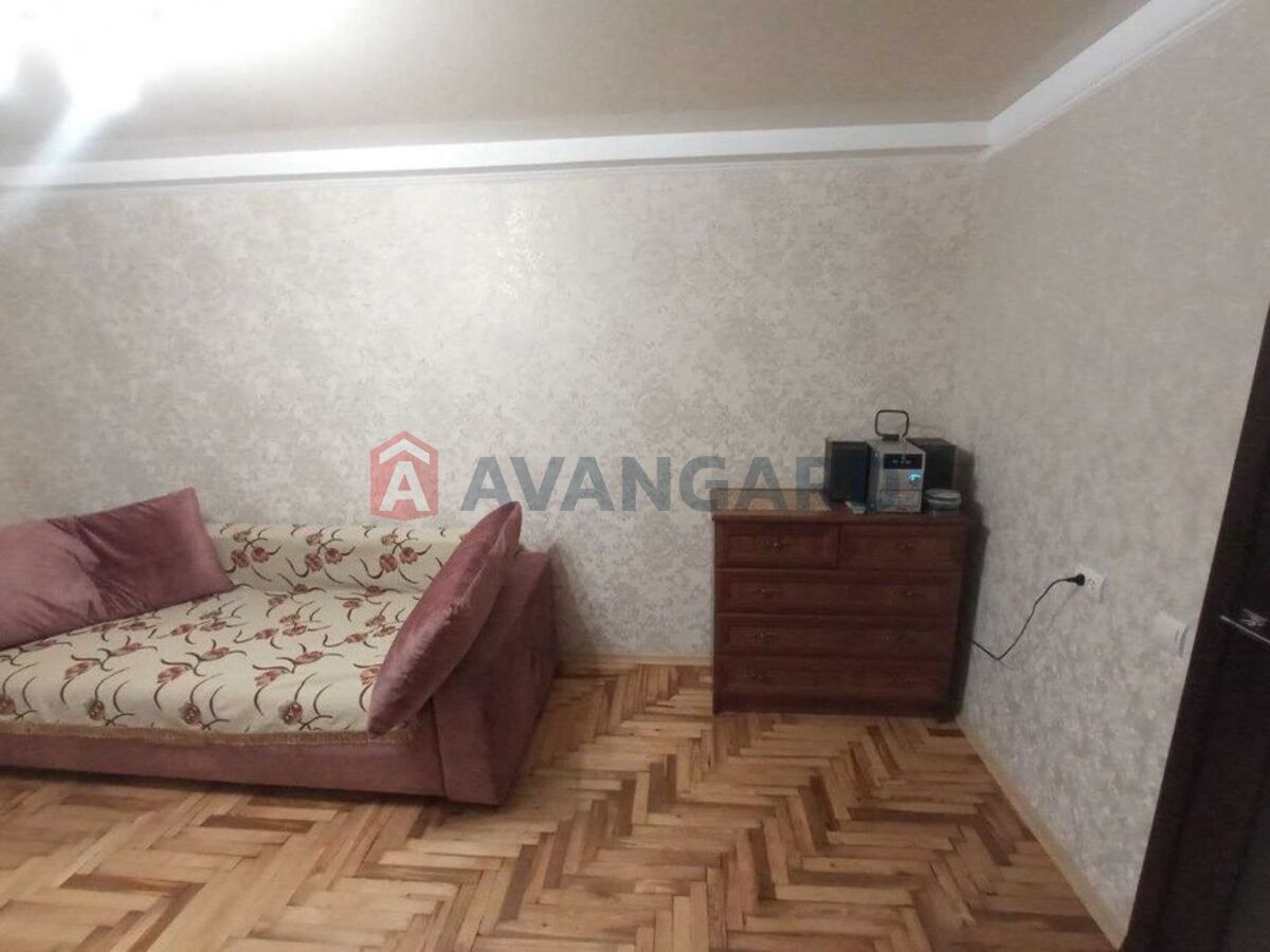 3 ��. ��������, 54/-/6 ��. �., 2/5 ������ ���� 13