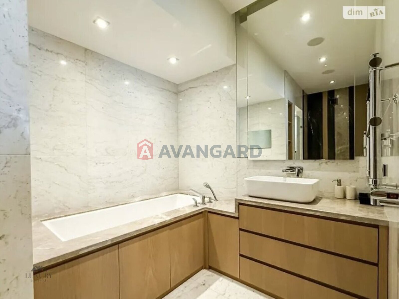 3 ��. ��������, 107/-/- ��. �., 4/14 ������ ���� 5