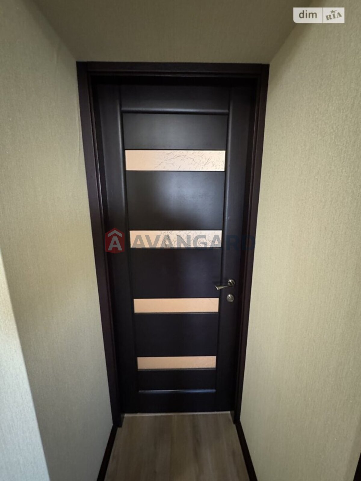 4 ����. ��������, 74/-/- ��. �., 5/9 ���� ���� 19