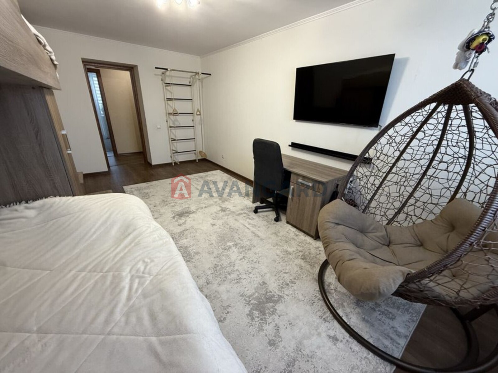 3 ����. ��������, 105/-/18 ��. �., 4/5 ���� ���� 3