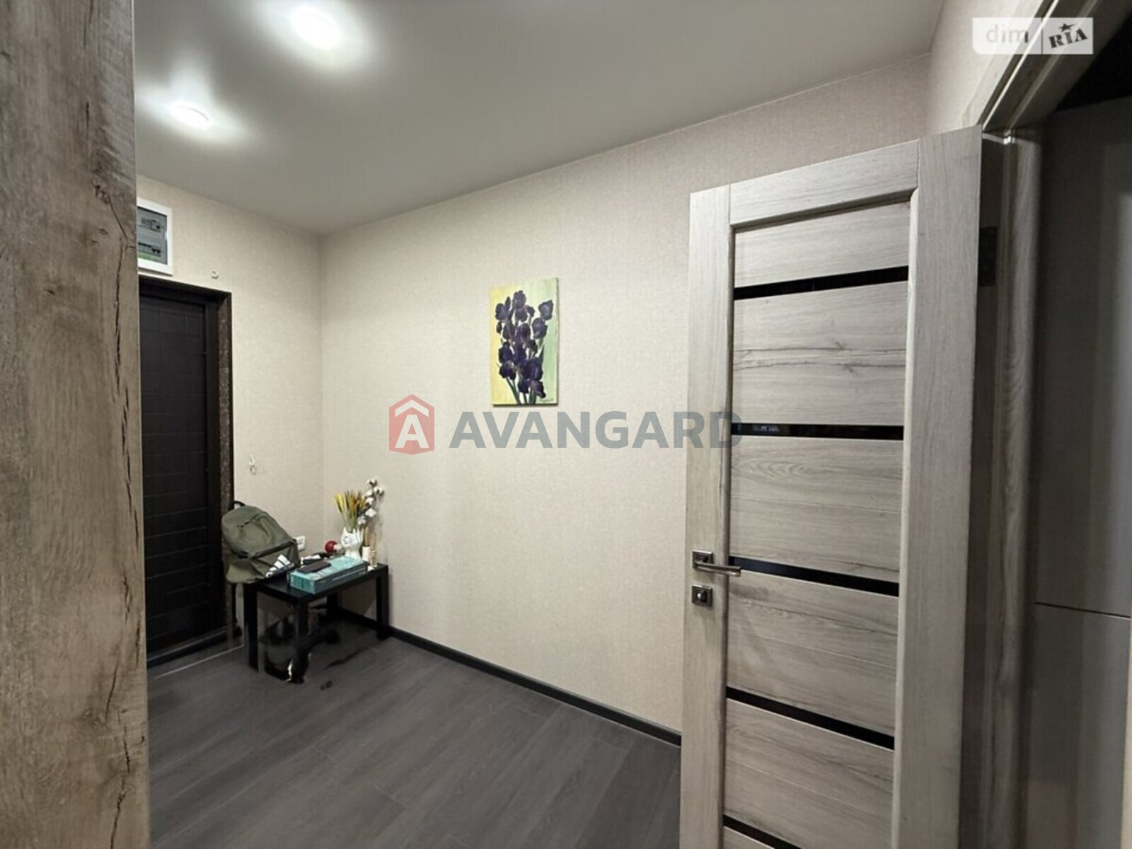 1 ��. ��������, 49/20/8 ��. �., 13/13 ������ ���� 12