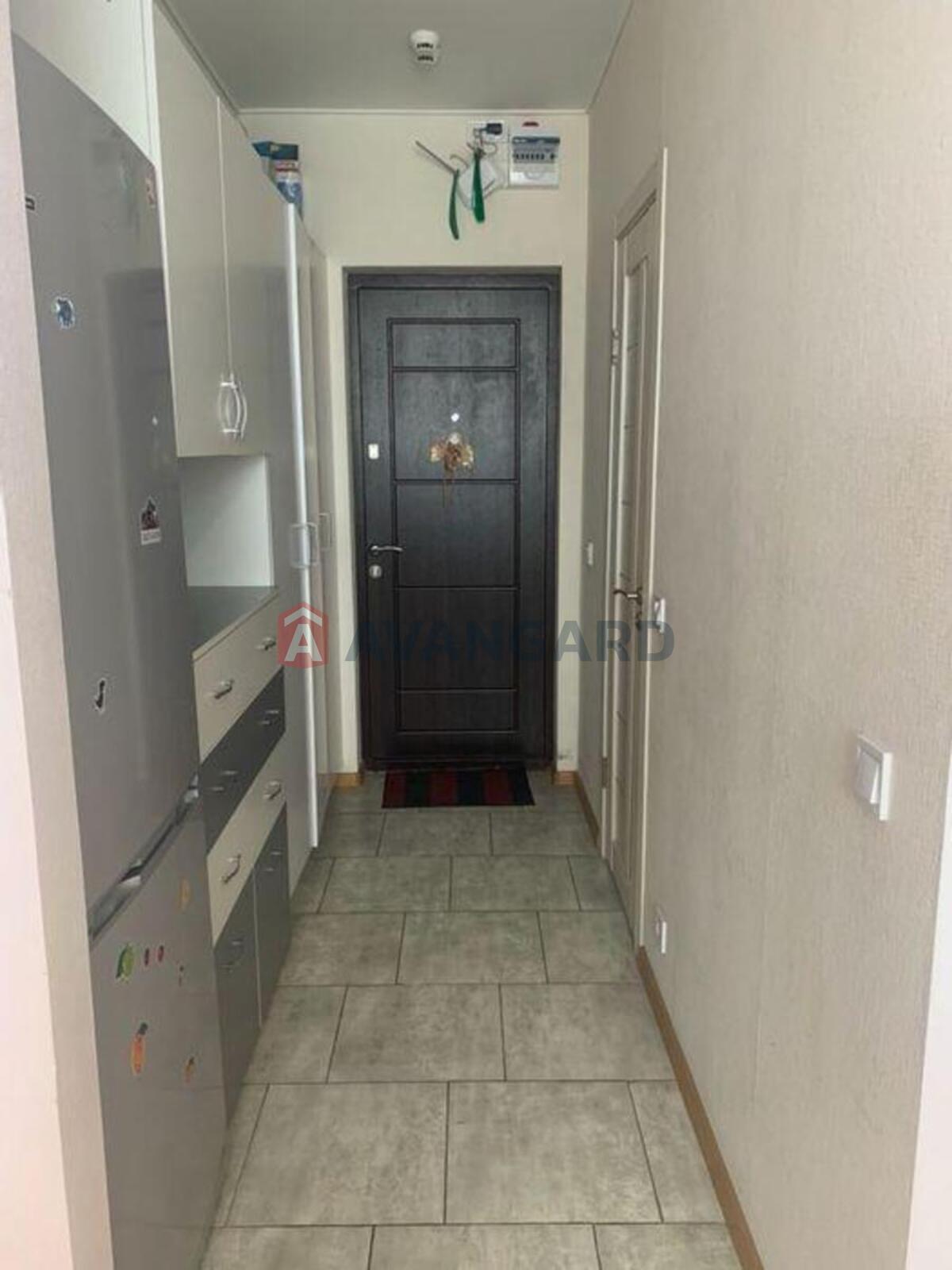 1 ��. ��������, 18/-/10 ��. �., 9/13 ������ ���� 4