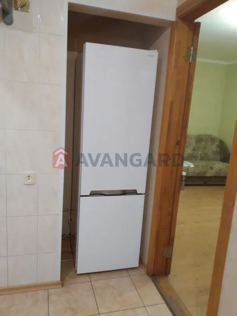 2 ��. ��������, 42/-/6 ��. �., 3/5 ������ ���� 4