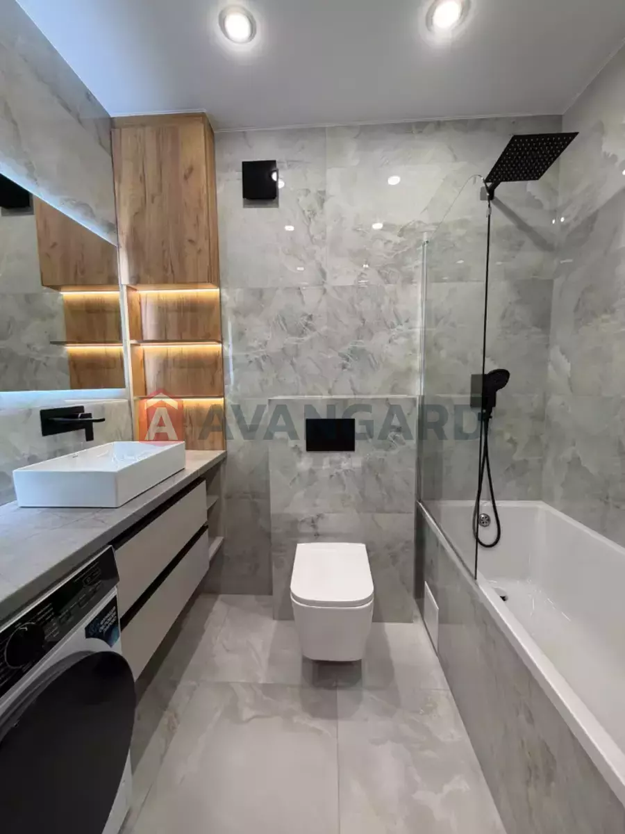 1 ��. ��������, 45/17/18 ��. �., 8/10 ������ ���� 8