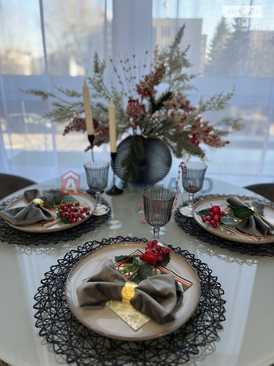 1 ����. ��������, 42/13/24 ��. �., 2/18 ���� ���� 4