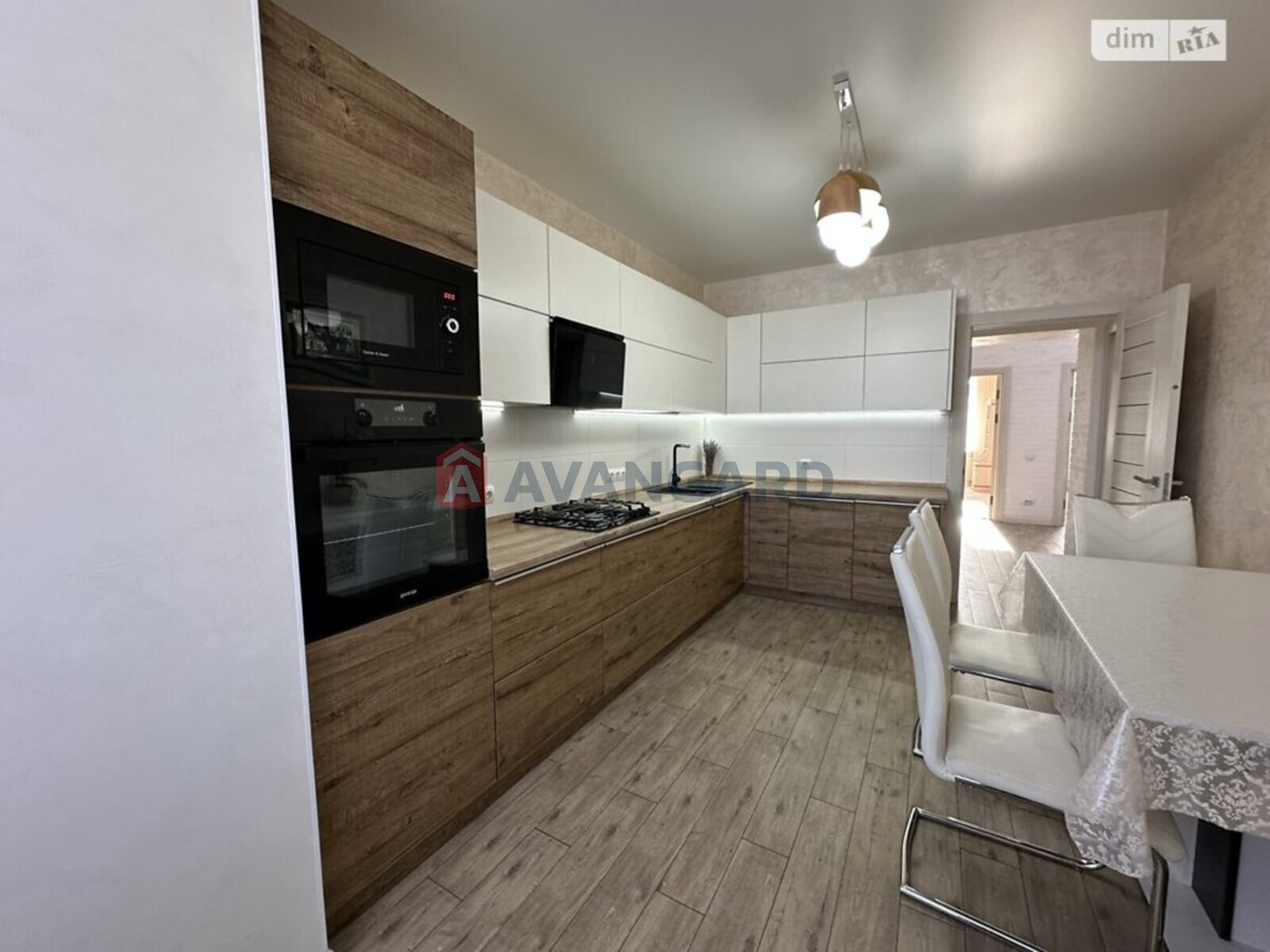 3 ��. ��������, 96/58/16 ��. �., 10/11 ������ ���� 22