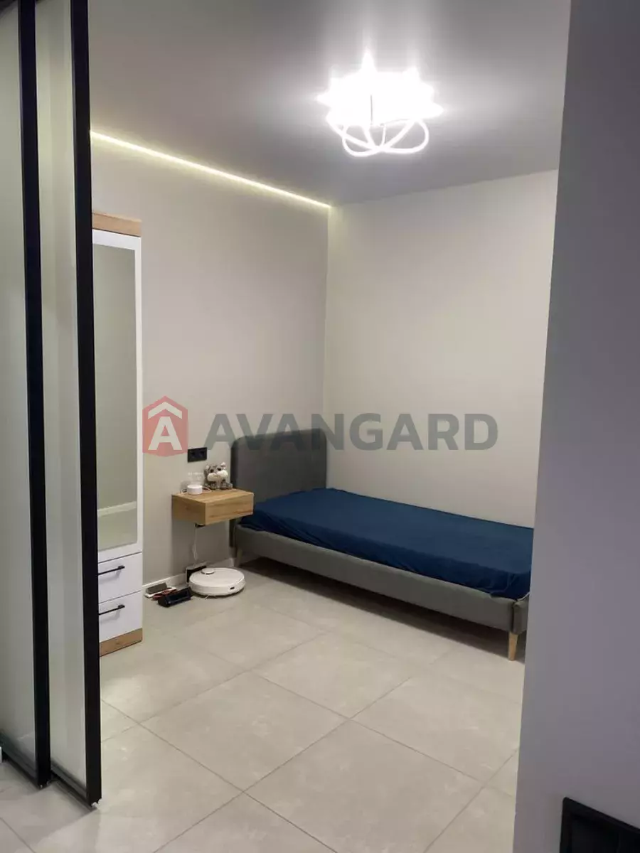 2 ��. ��������, 54/-/17 ��. �., 9/10 ������ ���� 6