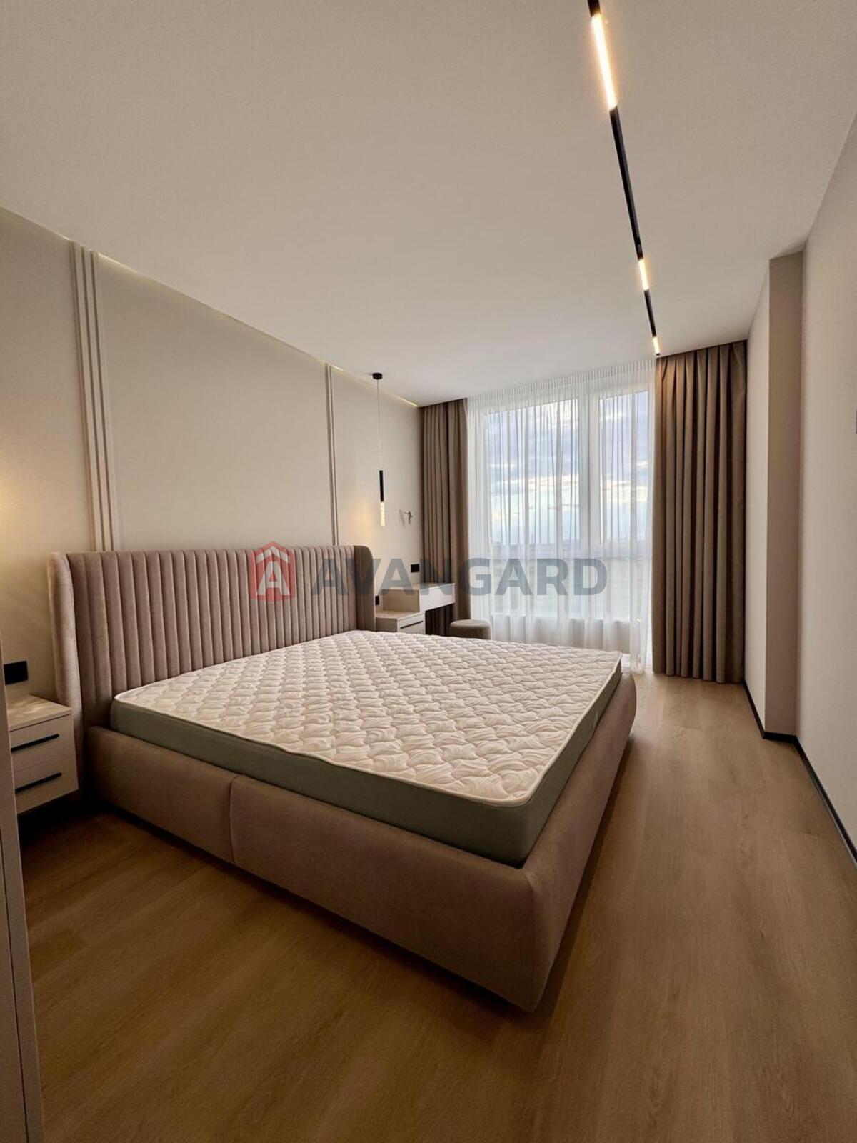 3 ��. ��������, 76/27/25 ��. �., 17/26 ������ ���� 10