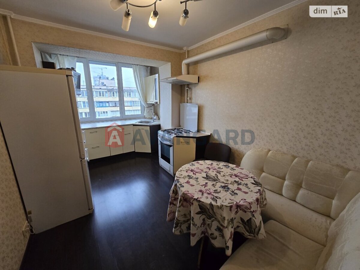 2 ��. ��������, 60/33/9 ��. �., 8/10 ������ ���� 5