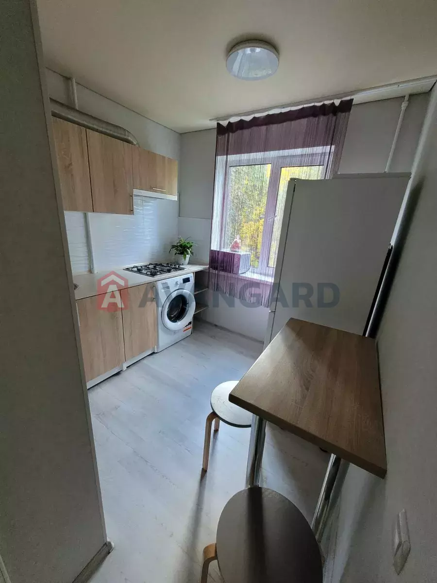 2 ��. ��������, 44/-/6 ��. �., 2/5 ������ ���� 4