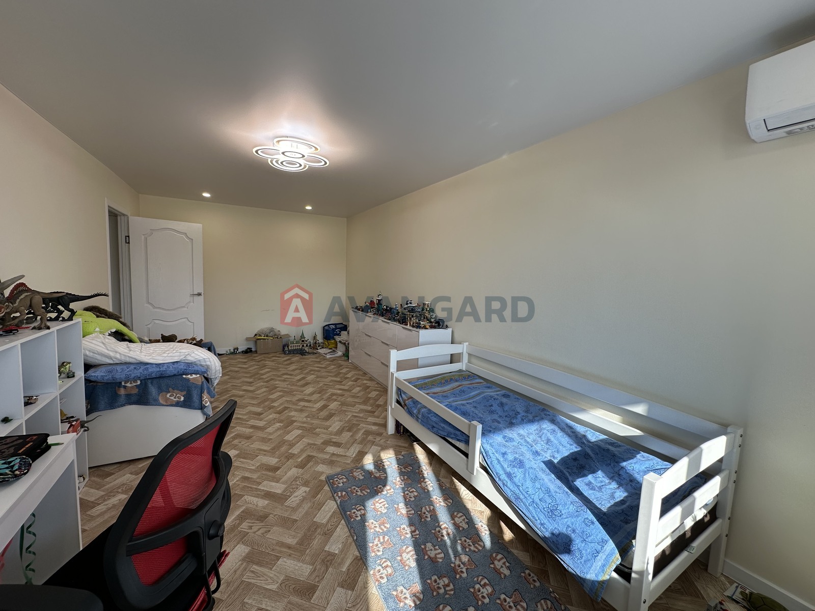 4 ��. ��������, 79/-/7 ��. �., 7/9 ������ ���� 3