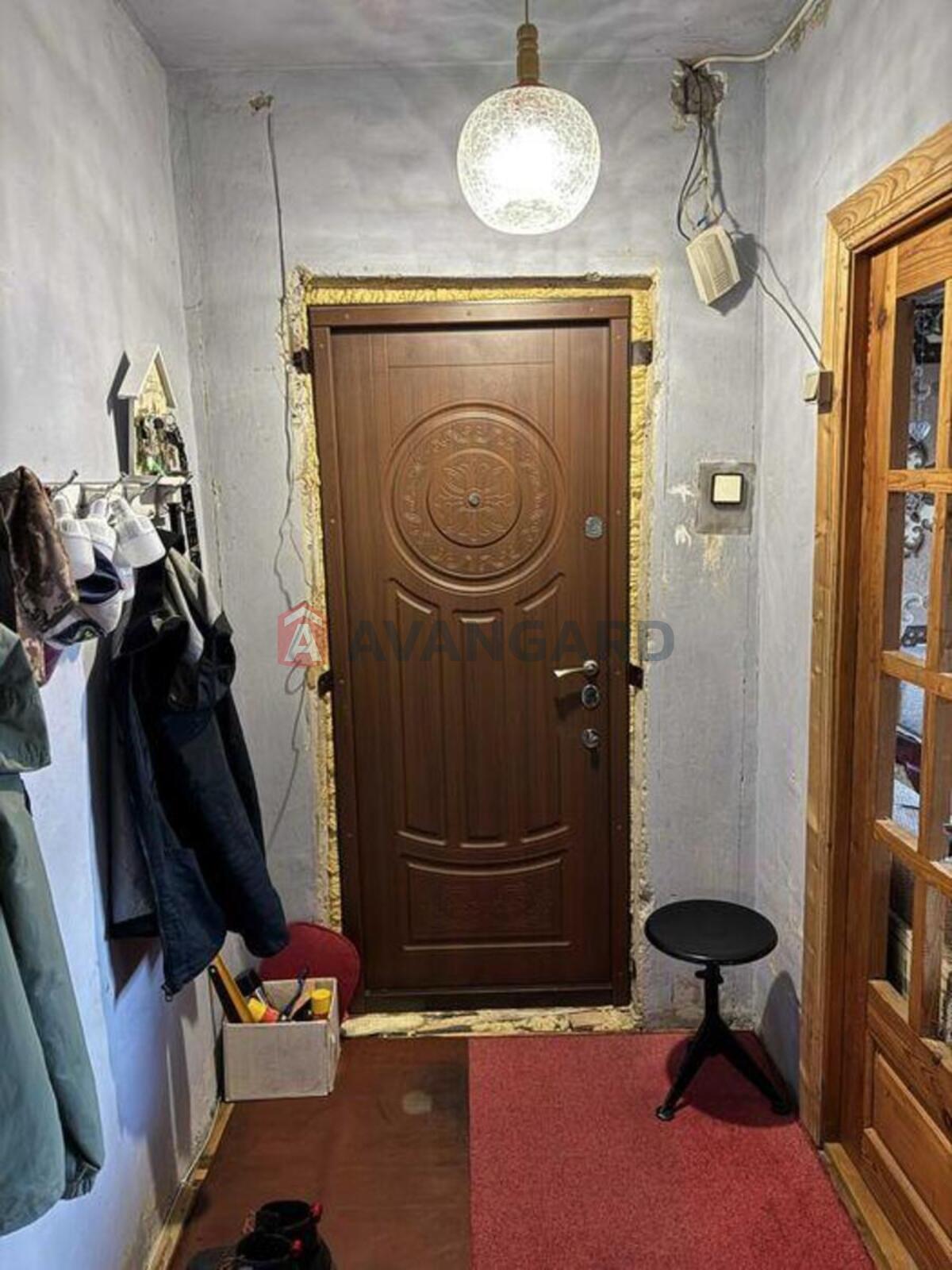 3 ����. ��������, 75/-/9 ��. �., 10/10 ���� ���� 4