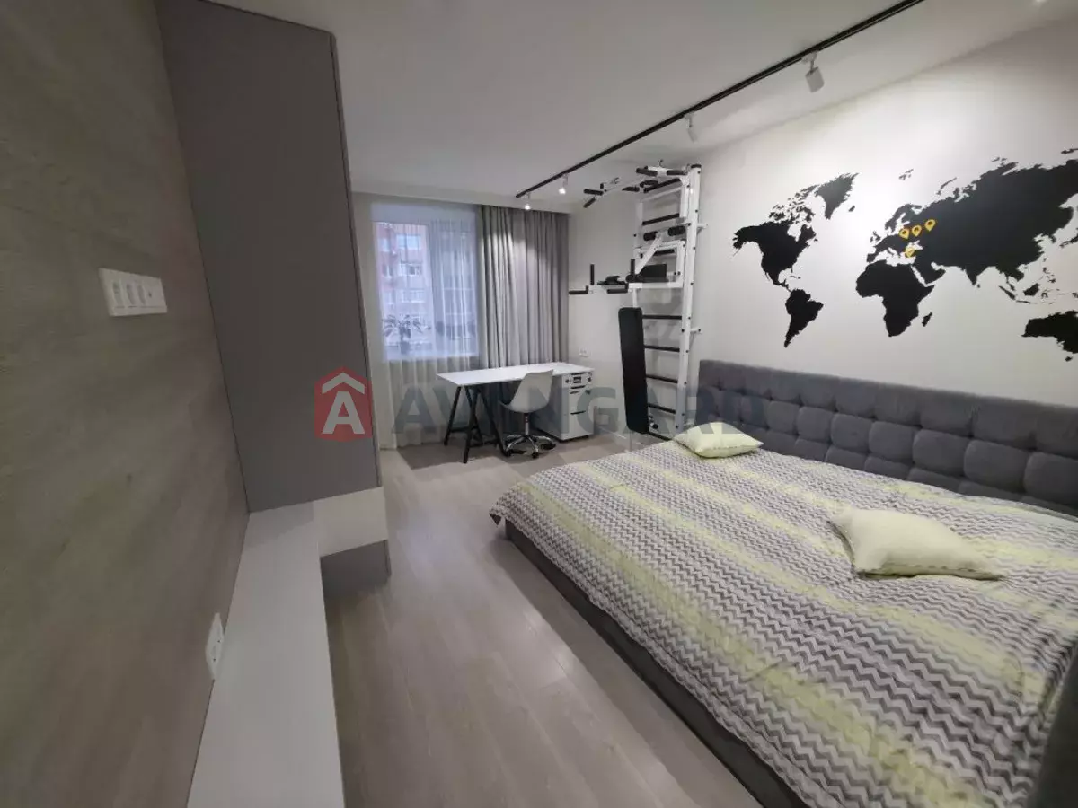 3 ��. ��������, 102/-/15 ��. �., 9/12 ������ ���� 5