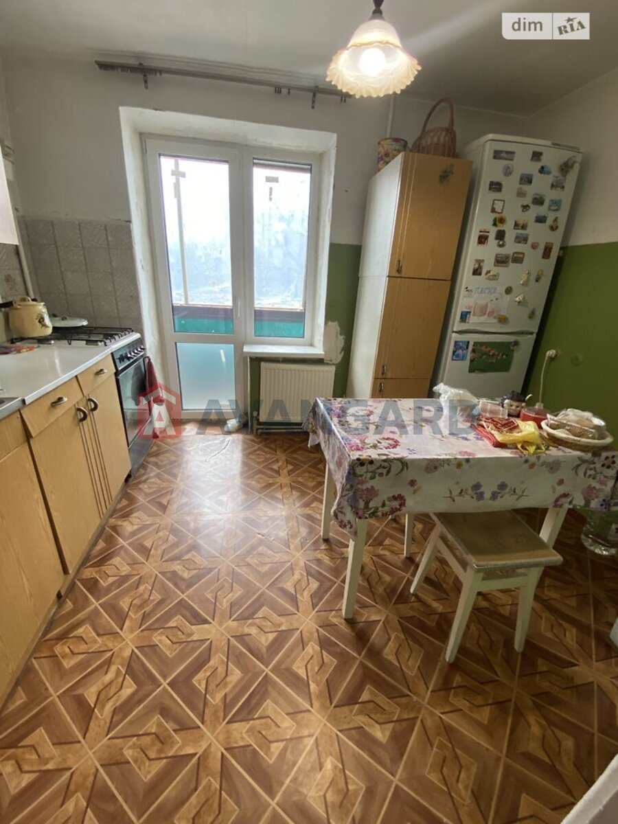 3 ��. ��������, 65/39/8 ��. �., 4/5 ������ ���� 5