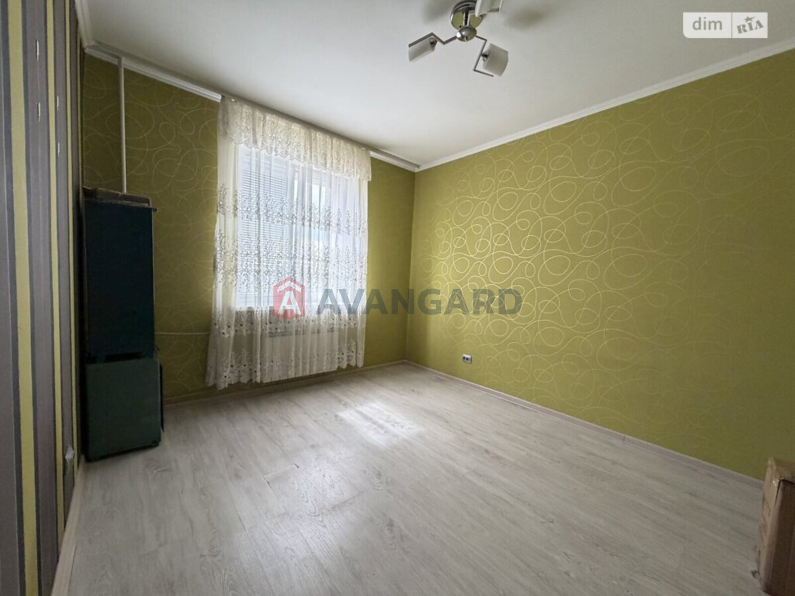 4 ��. ��������, 86/-/- ��. �., 7/9 ������ ���� 5