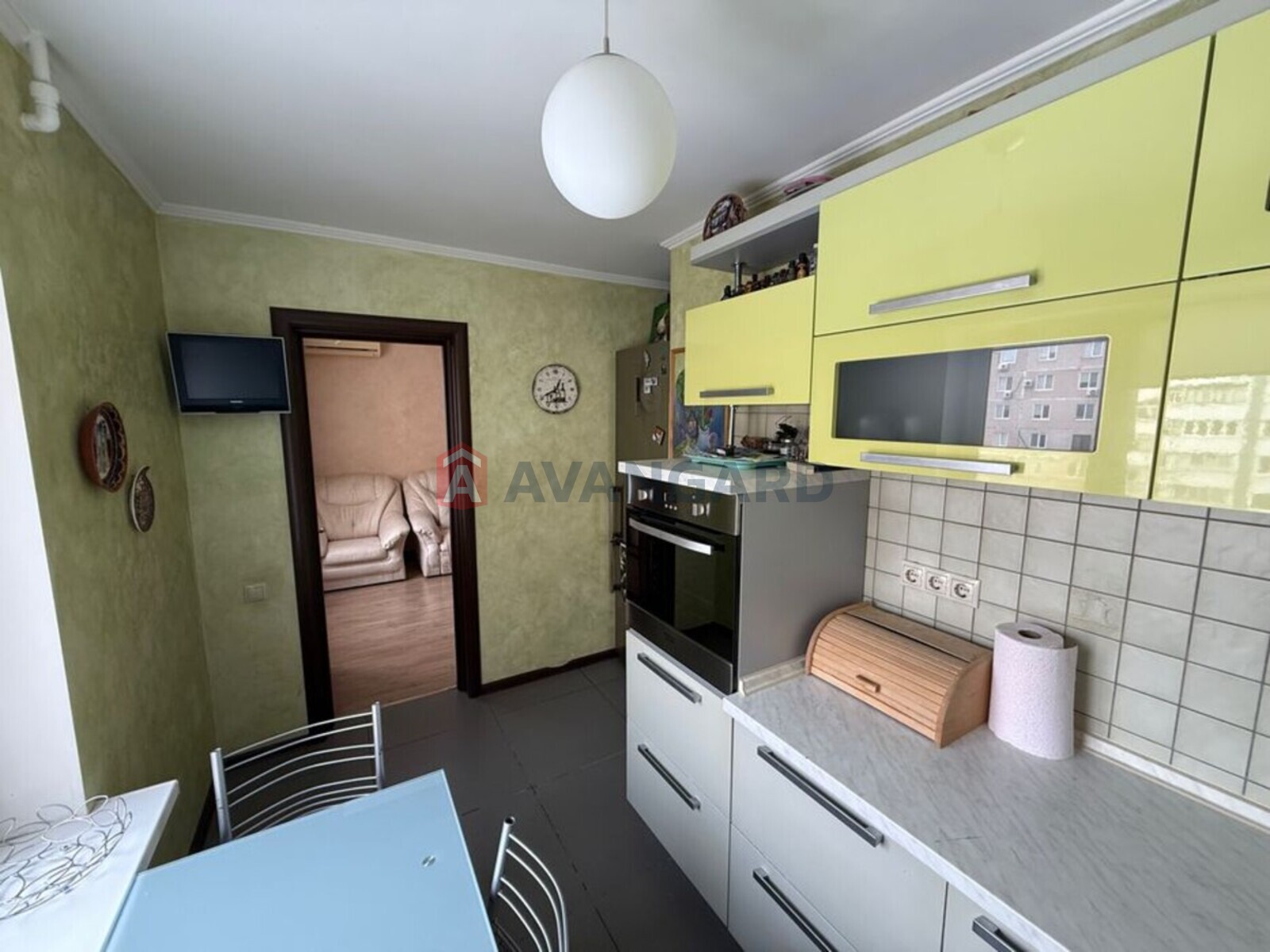 3 ��. ��������, 70/-/9 ��. �., 6/9 ������ ���� 5