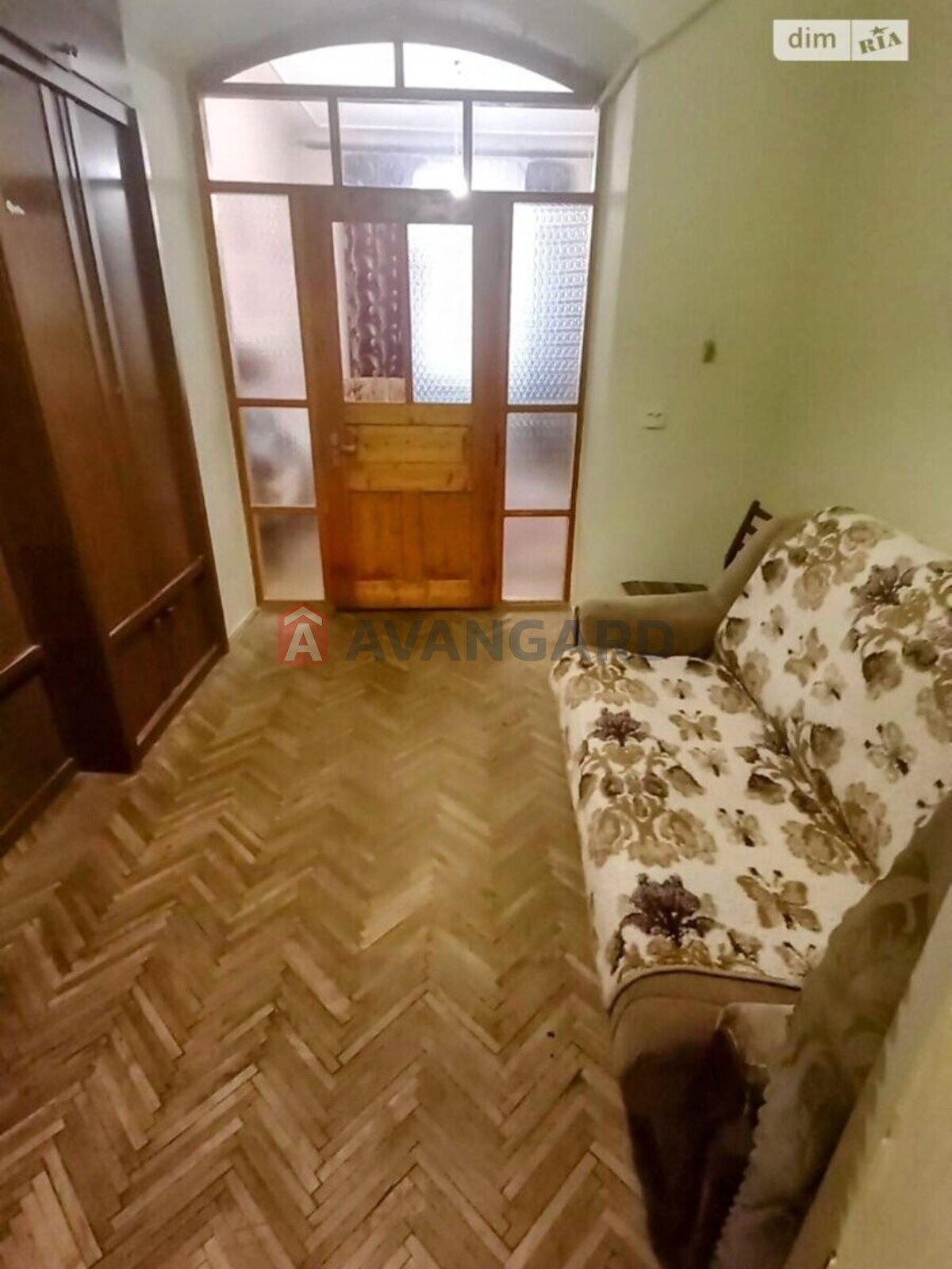 2 ����. ��������, 42/25/10 ��. �., 1/3 ���� ���� 6