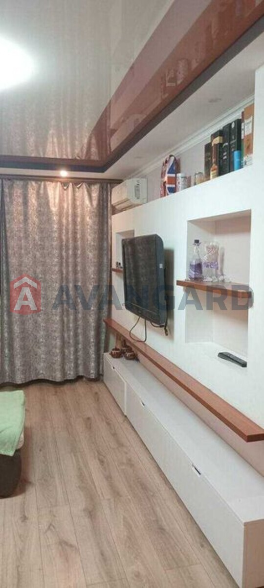 3 ��. ��������, 71/-/8 ��. �., 5/9 ������ ���� 11