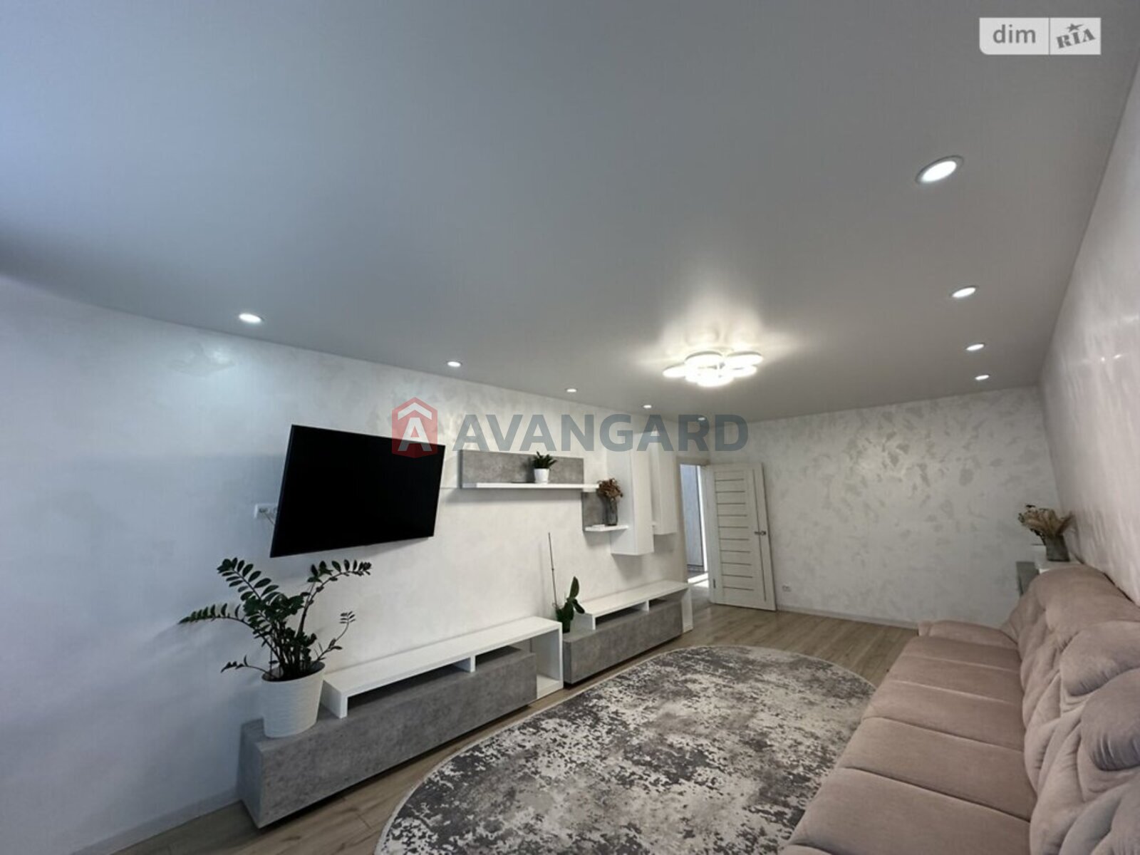 3 ��. ��������, 96/58/16 ��. �., 10/11 ������ ���� 15