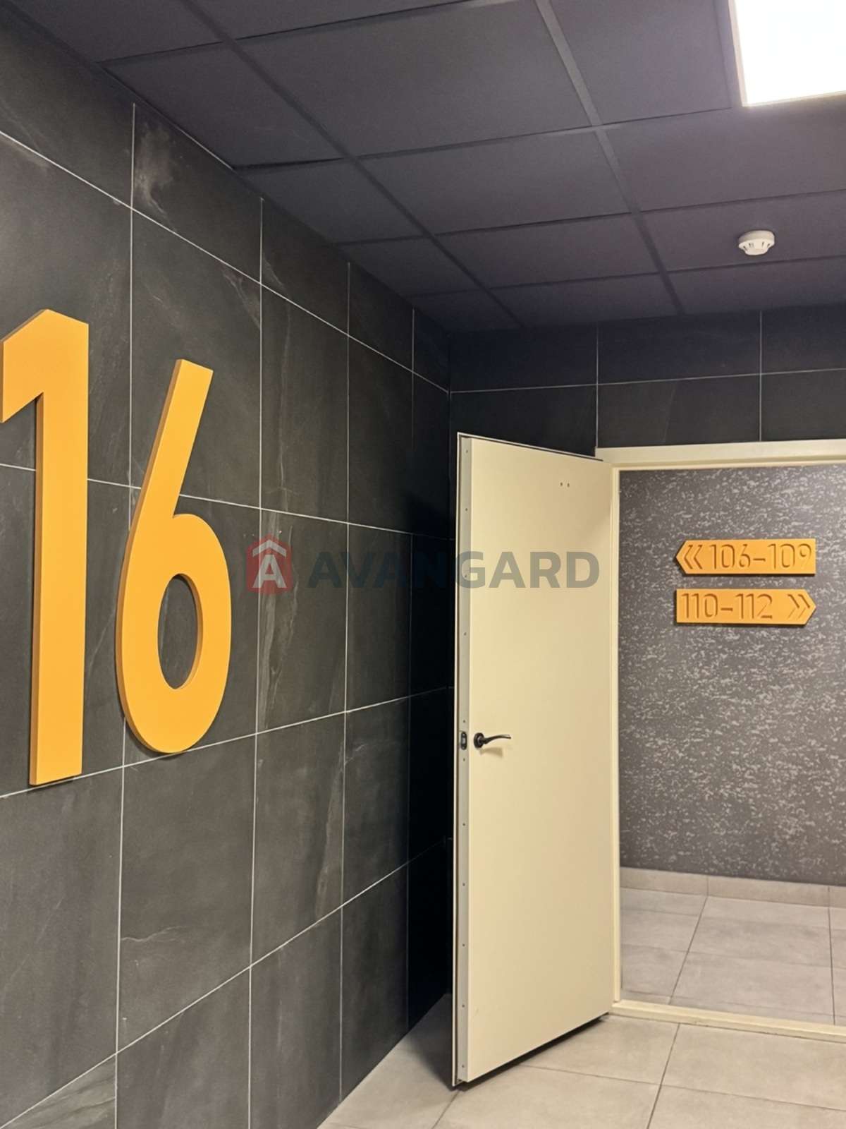 3 ��. ��������, 101/49/30 ��. �., 16/26 ������ ���� 29