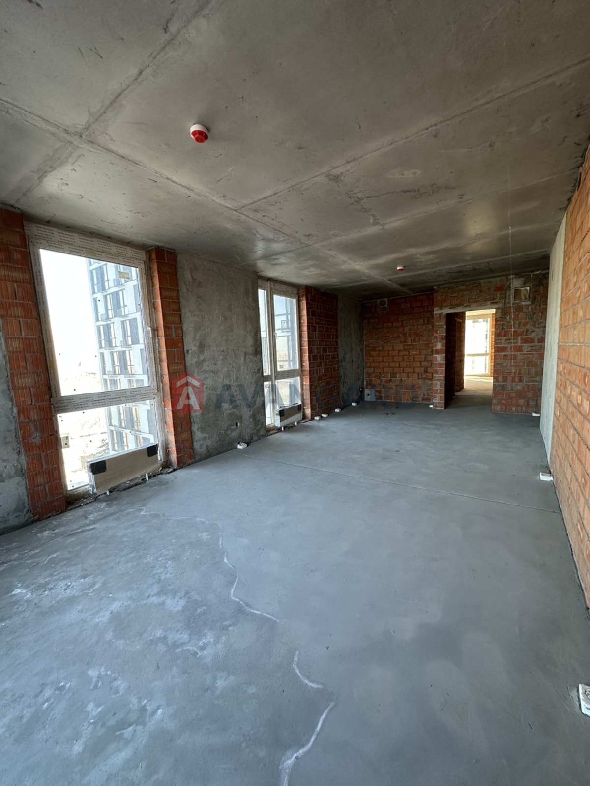 3 ��. ��������, 107/48/33 ��. �., 6/26 ������ ���� 16