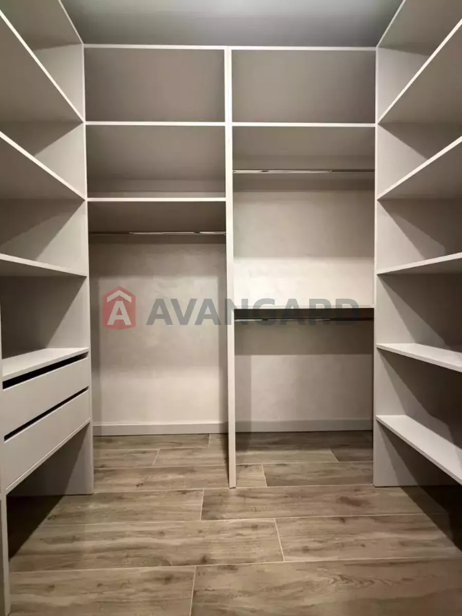 2 ��. ��������, 73/40/15 ��. �., 6/10 ������ ���� 8