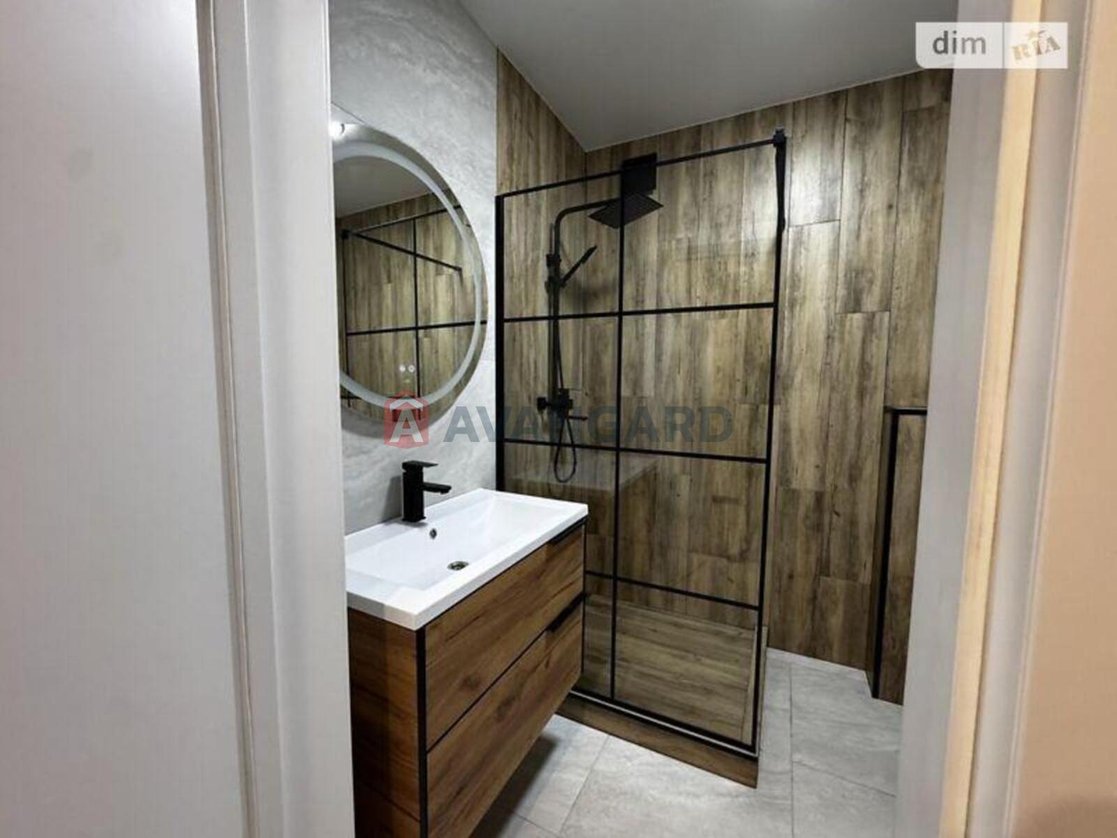 1 ��. ��������, 38/-/11 ��. �., 7/8 ������ ���� 9