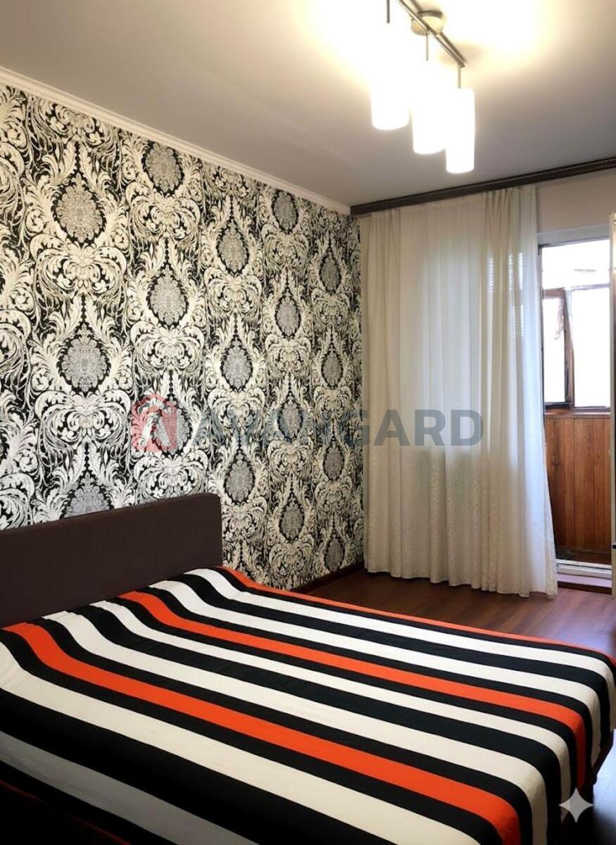 2 . , 47 / 29 / 7  . ., 8/9   3