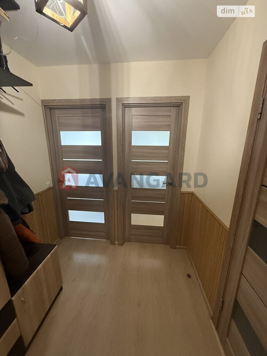 1 ����. ��������, 40/18/12 ��. �., 5/5 ���� ���� 6