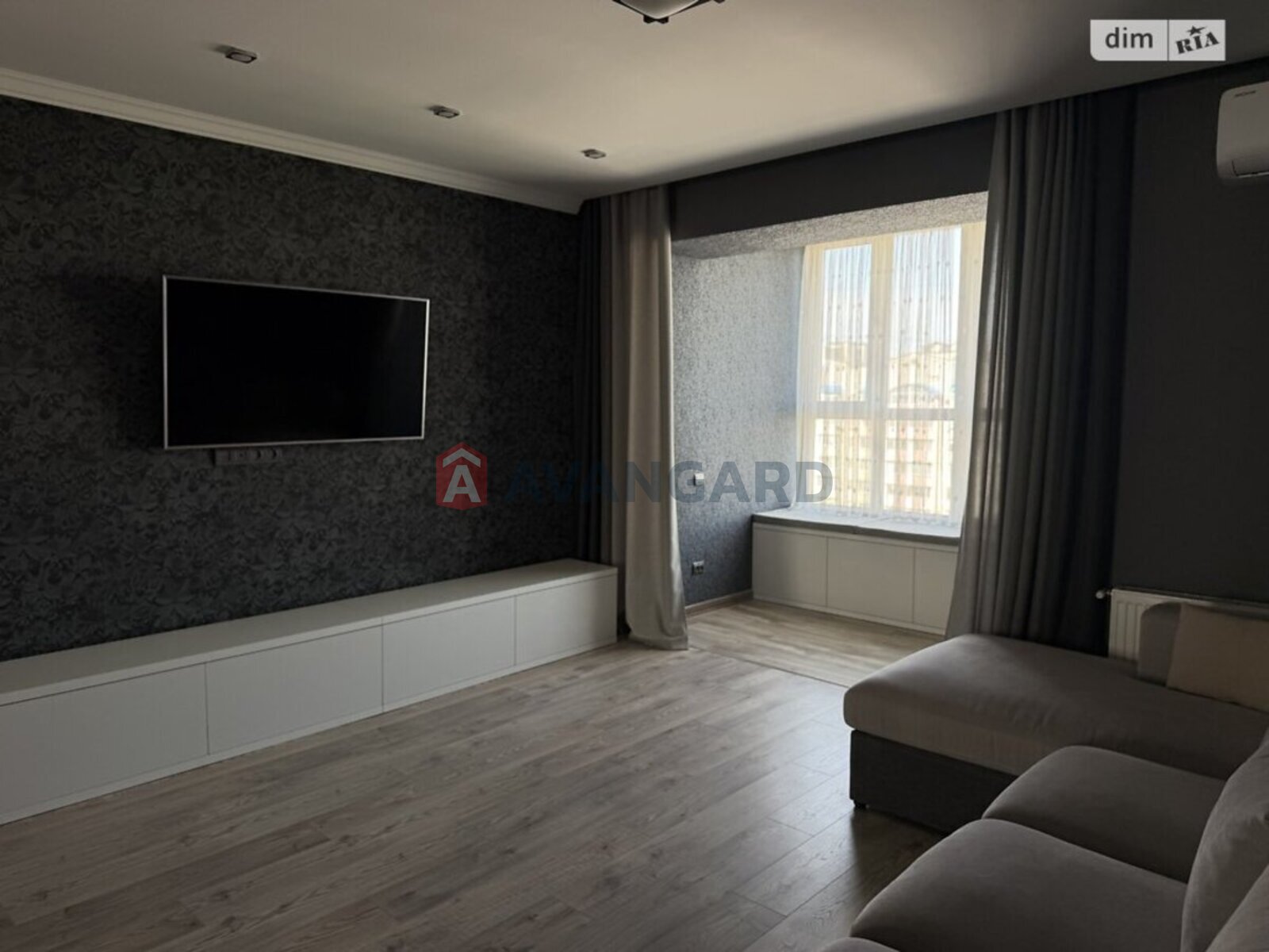 3 ��. ��������, 90/-/- ��. �., 8/10 ������ ���� 14