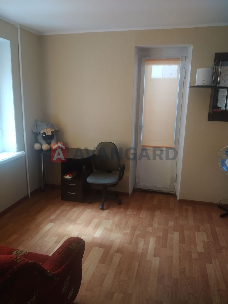 3 ����. ��������, 69/48/8 ��. �., 14/14 ���� ���� 6