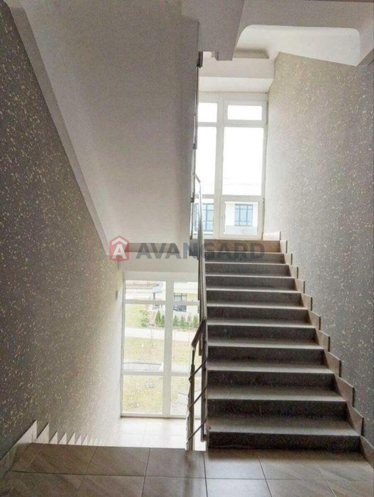 2 ��. ��������, 69/-/15 ��. �., 3/4 ������ ���� 9