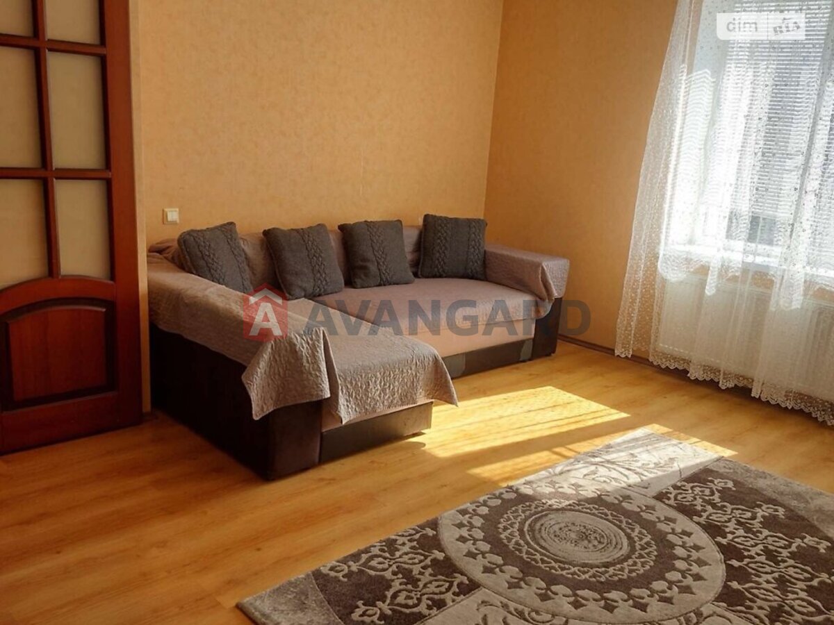 3 ��. ��������, 95/-/- ��. �., 3/4 ������ ���� 6