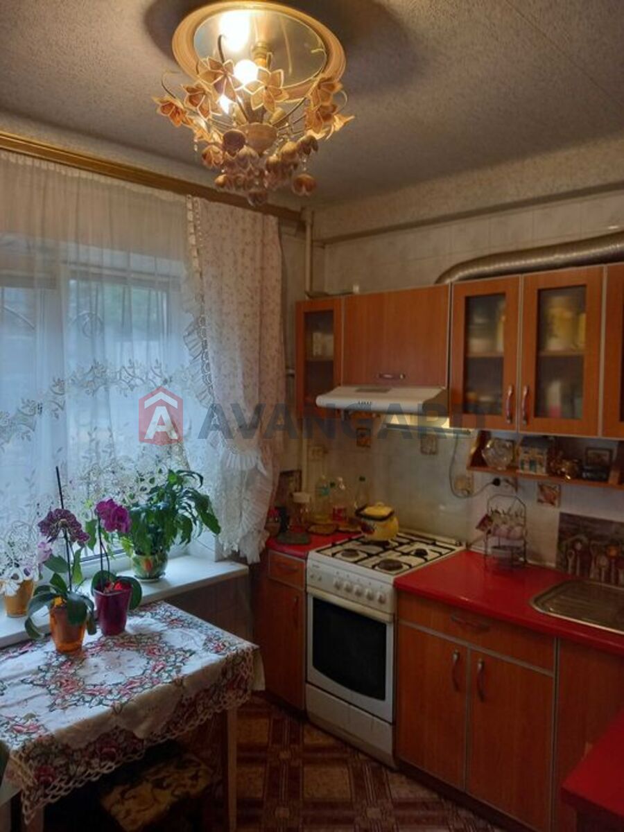 3 ��. ��������, 69/-/8 ��. �., 1/9 ������ ���� 2