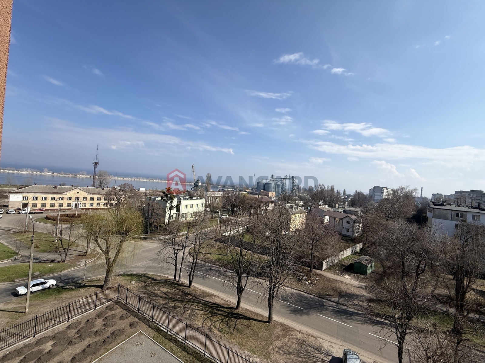 1 ��. ��������, 39,2/17,6/6.3 ��. �., 6/9 ������ ���� 18