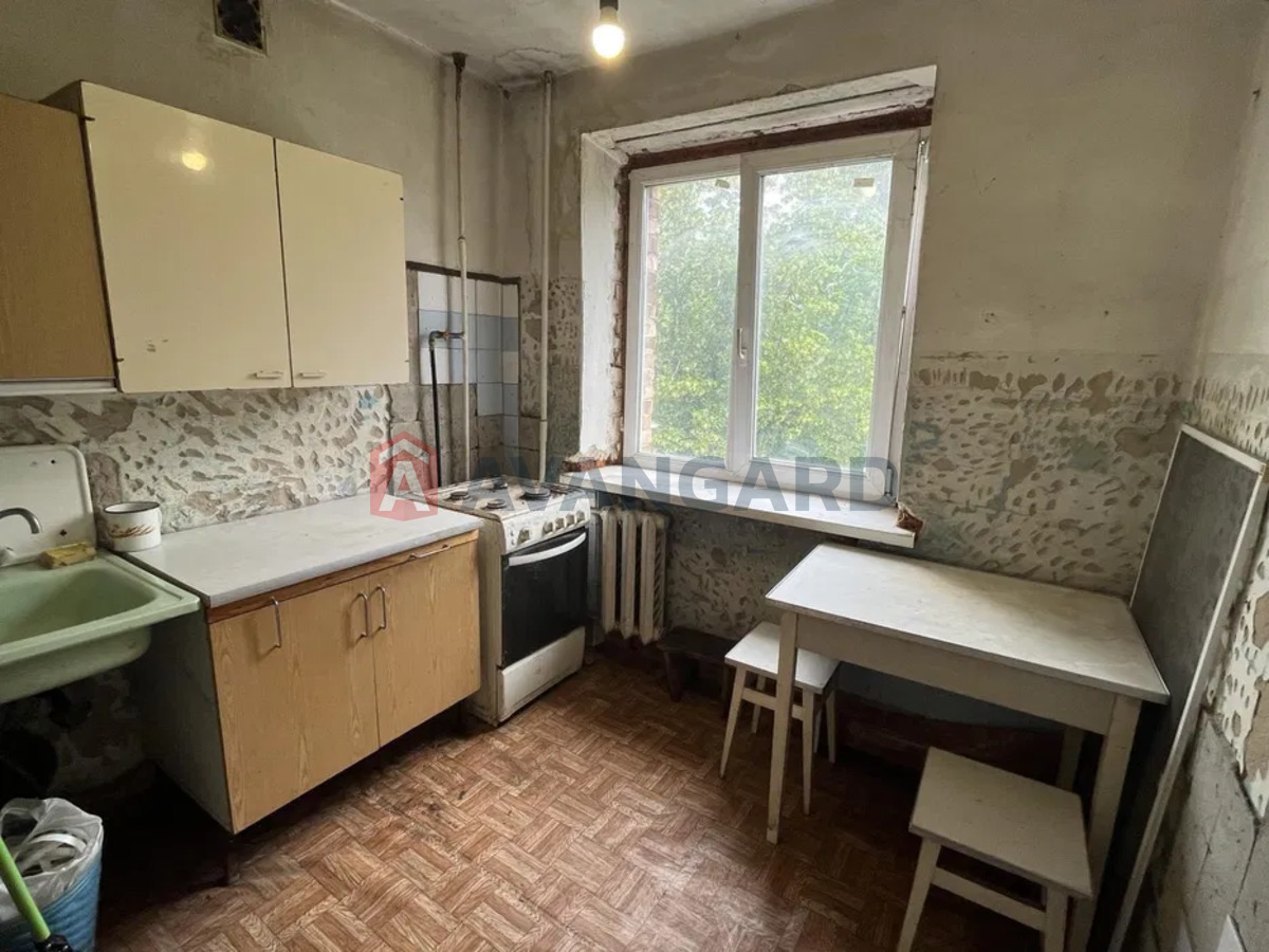 2 ��. ��������, 48/-/7 ��. �., 4/5 ������ ���� 3