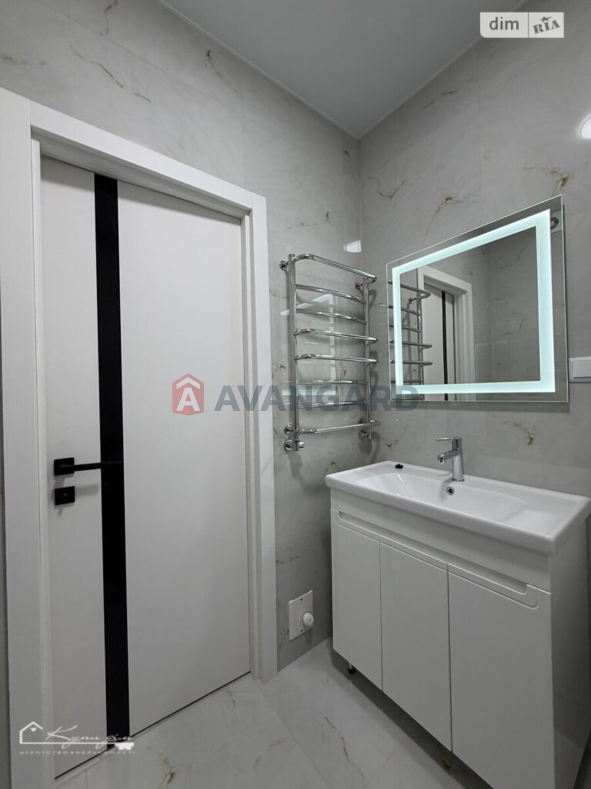 2 ��. ��������, 68/32/18 ��. �., 6/10 ������ ���� 19