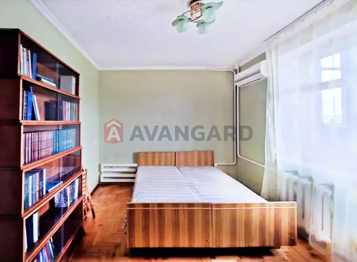 3 ����. ��������, 73/41/9 ��. �., 8/14 ���� ���� 3