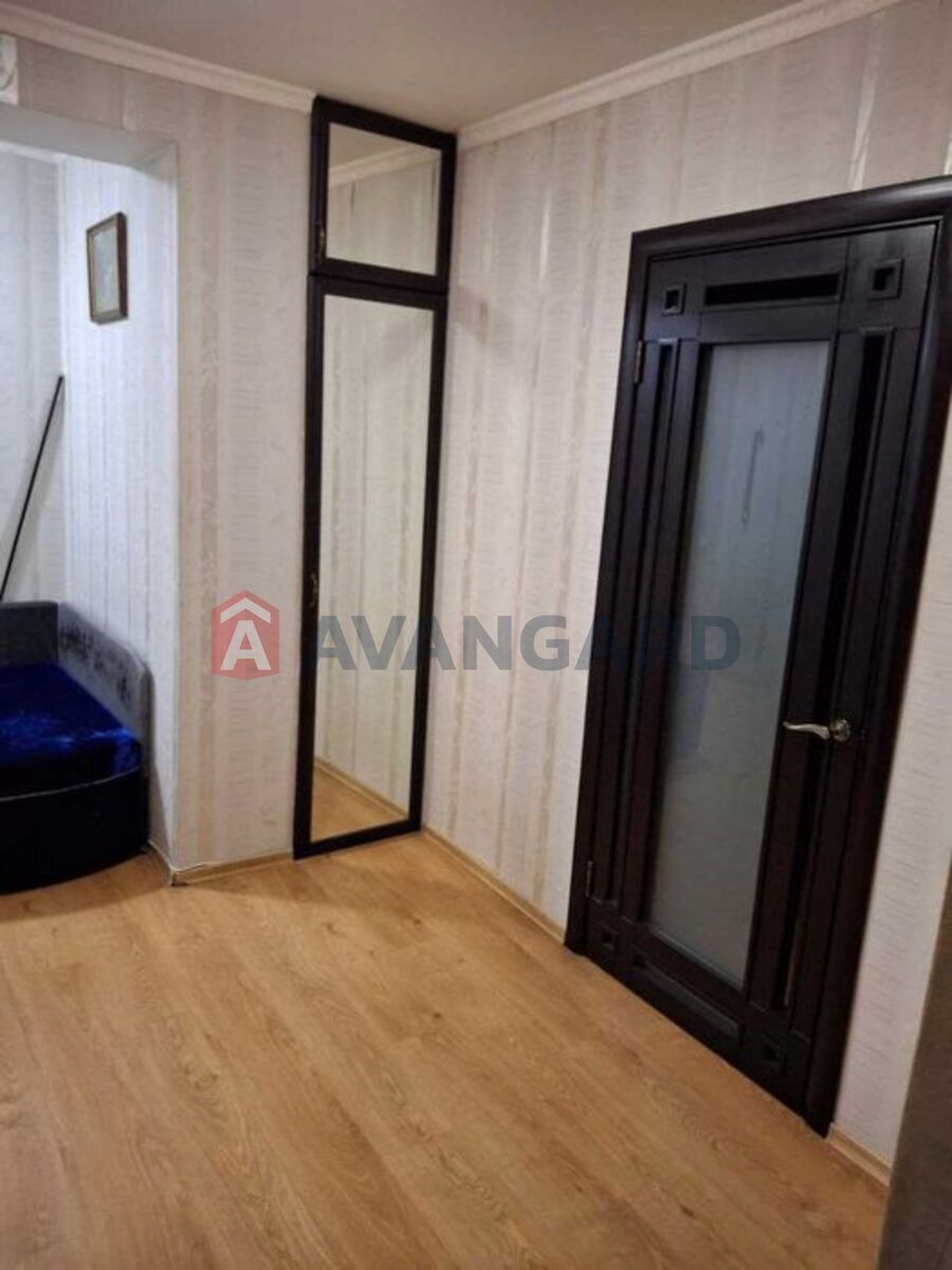 1 ��. ��������, 55/-/8 ��. �., 3/10 ������ ���� 10