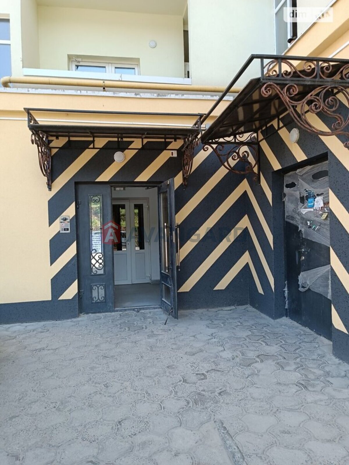 2 ��. ��������, 61/40/8 ��. �., 10/16 ������ ���� 4