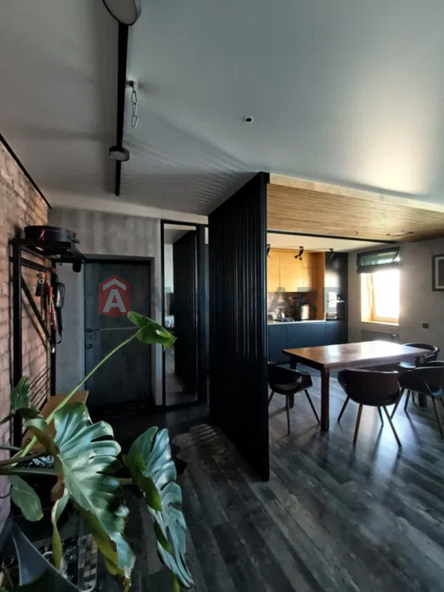 3 ��. ��������, 65/-/25 ��. �., 9/9 ������ ���� 1