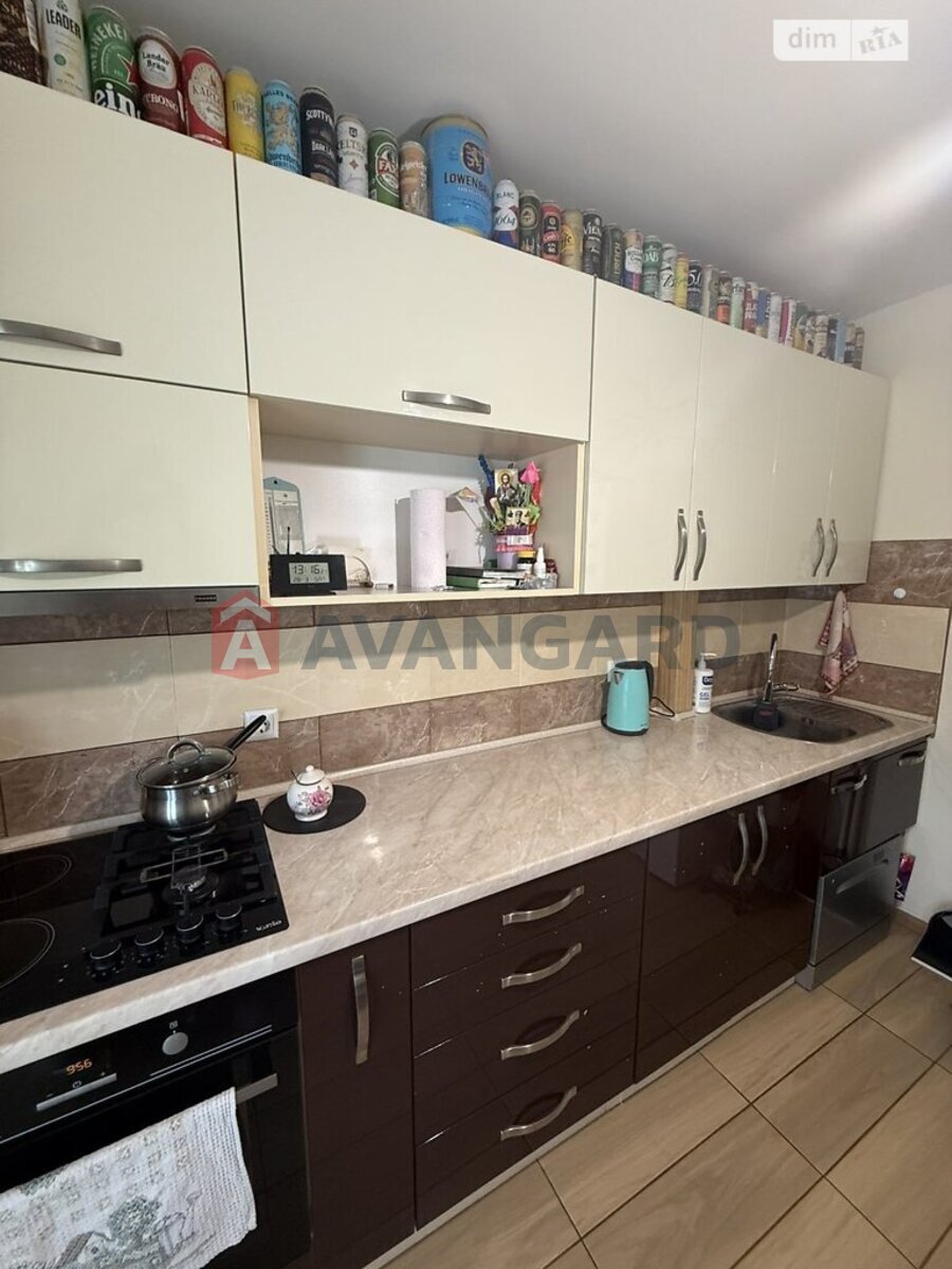 1 ����. ��������, 40/18/12 ��. �., 5/5 ���� ���� 3