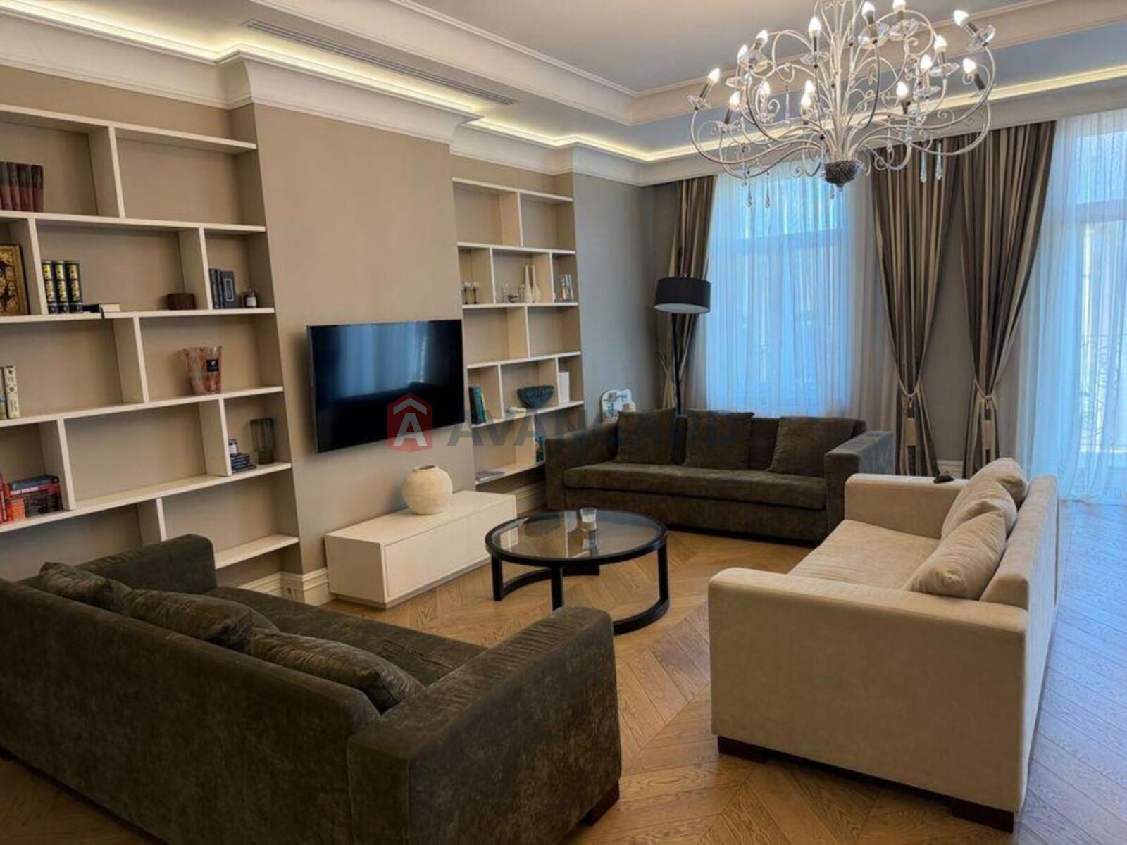 4 ��. ��������, 170/-/30 ��. �., 2/9 ������ ���� 4