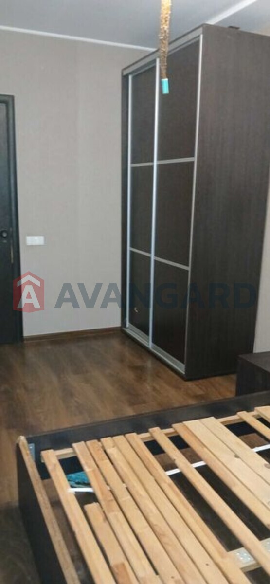 4 ����. ��������, 86/-/15 ��. �., 5/9 ���� ���� 11