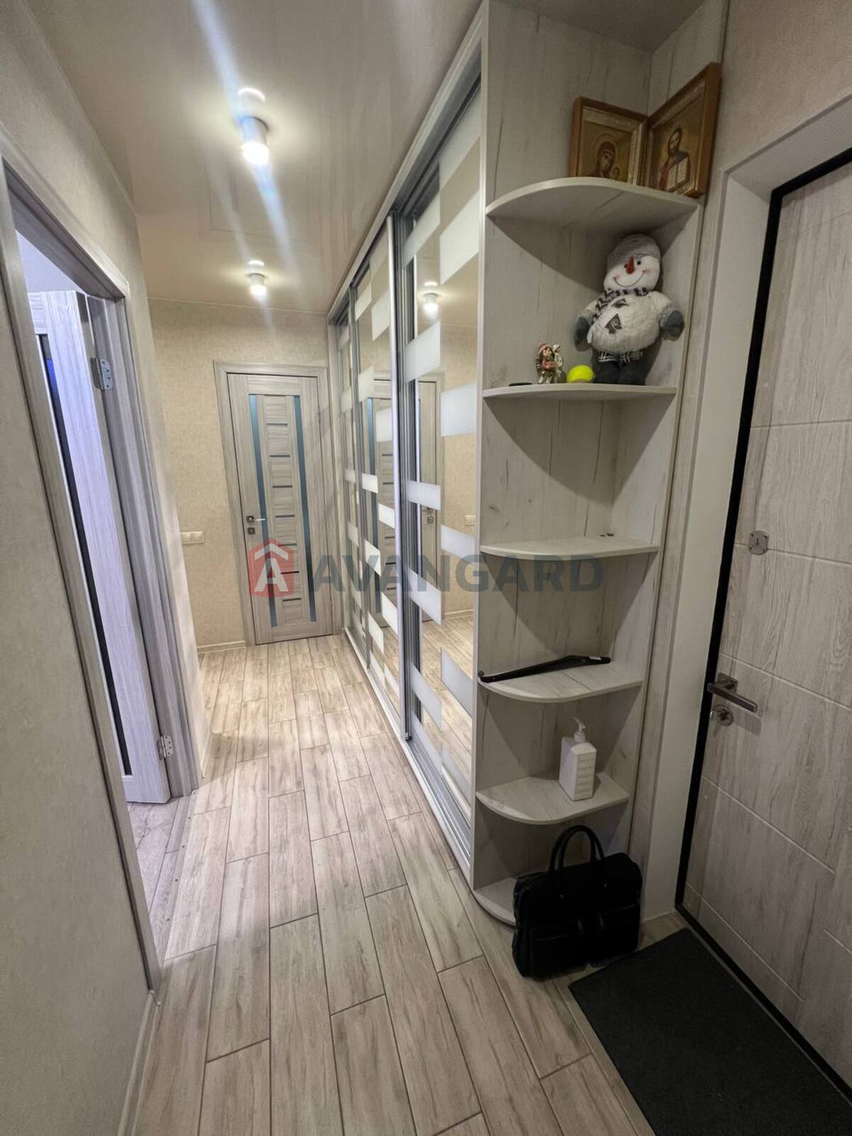 2 ��. ��������, 50/29/8 ��. �., 9/9 ������ ���� 17